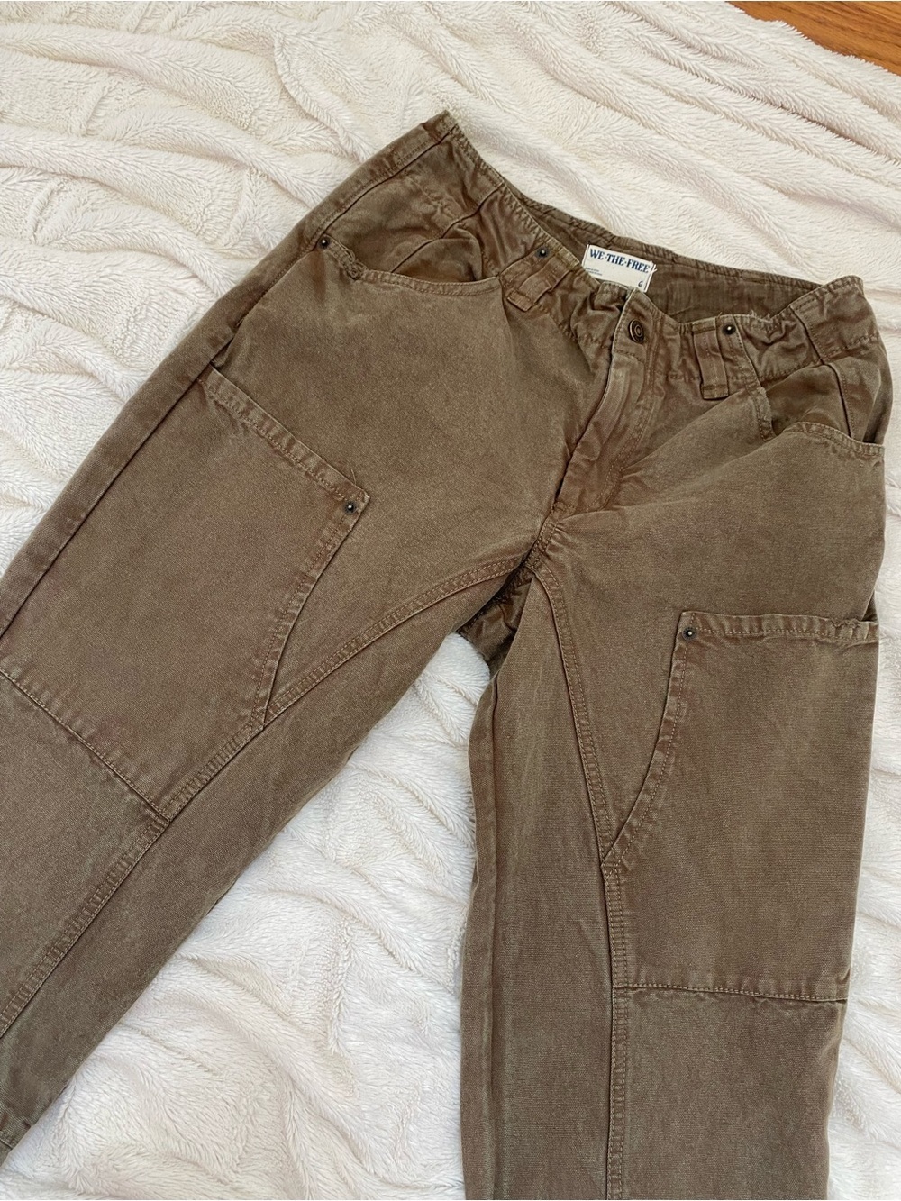 We The Free Cropped Cargo Pants brown workwear style Sz 6 - Picture 4 of 8